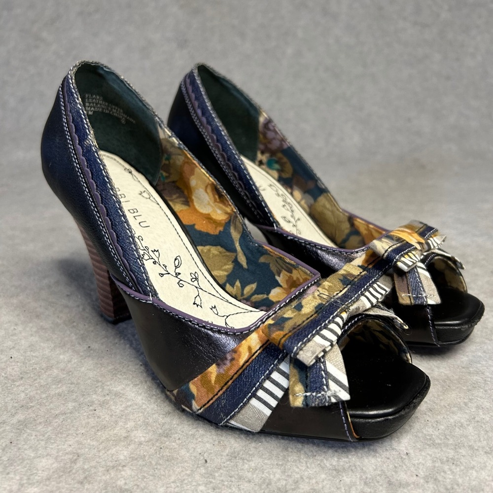 Bobbi Blu Peep Toe Heels‎ Womens 8M Black Floral Print Leather Bow Wedge *flaw